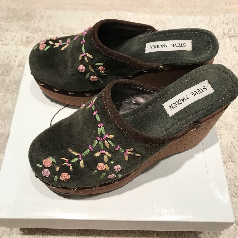 Steve Madden clogs